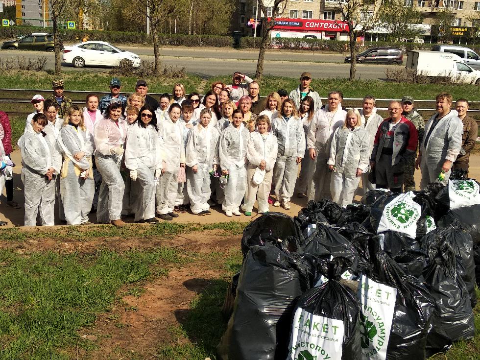 Субботник в лесу 